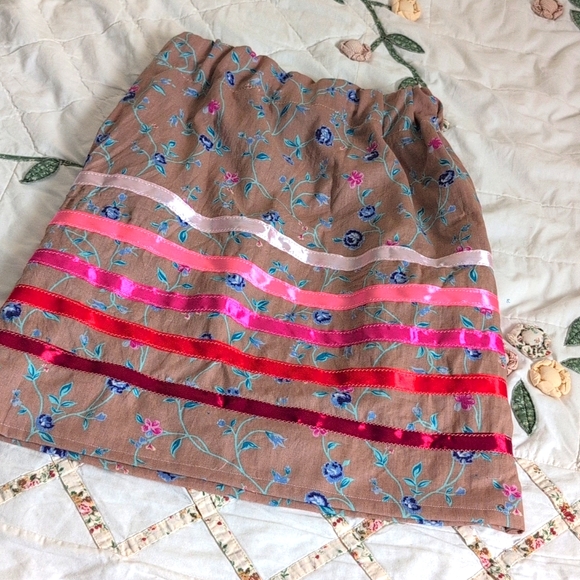 Girls youth  Native American ribbon skirt size 6/8 - Picture 1 of 3